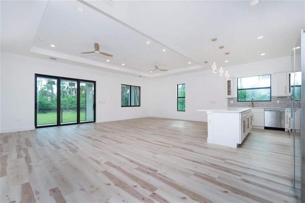 289 Albatross Road - Photo 3