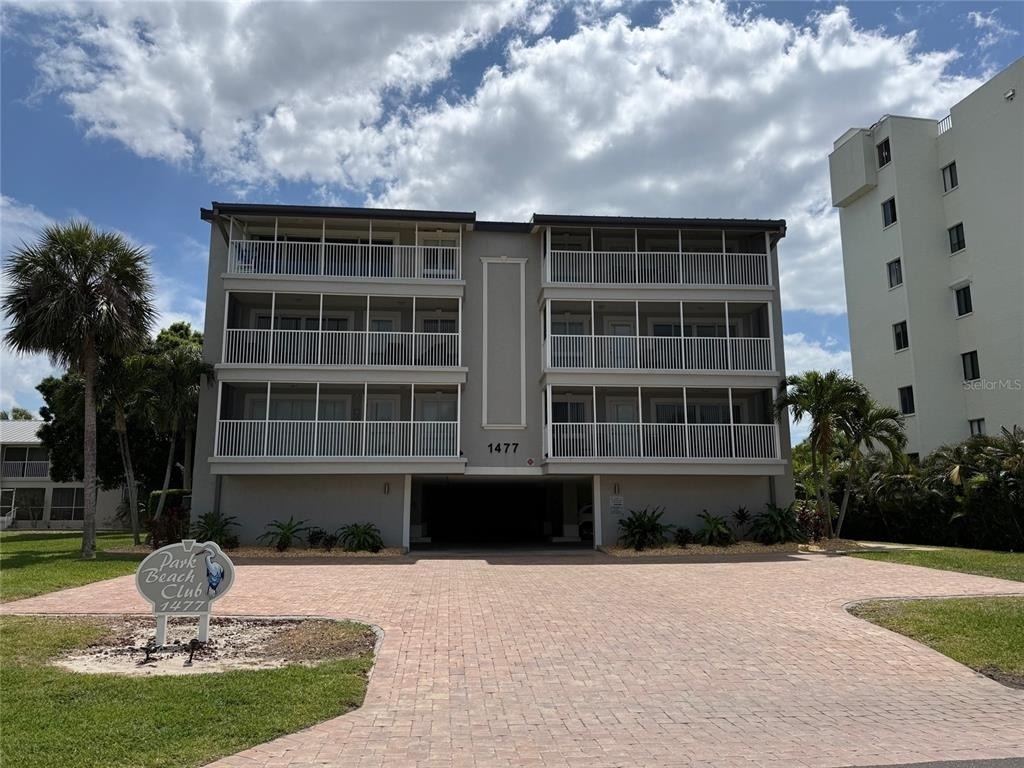 1477 Park Beach Circle - Photo 0