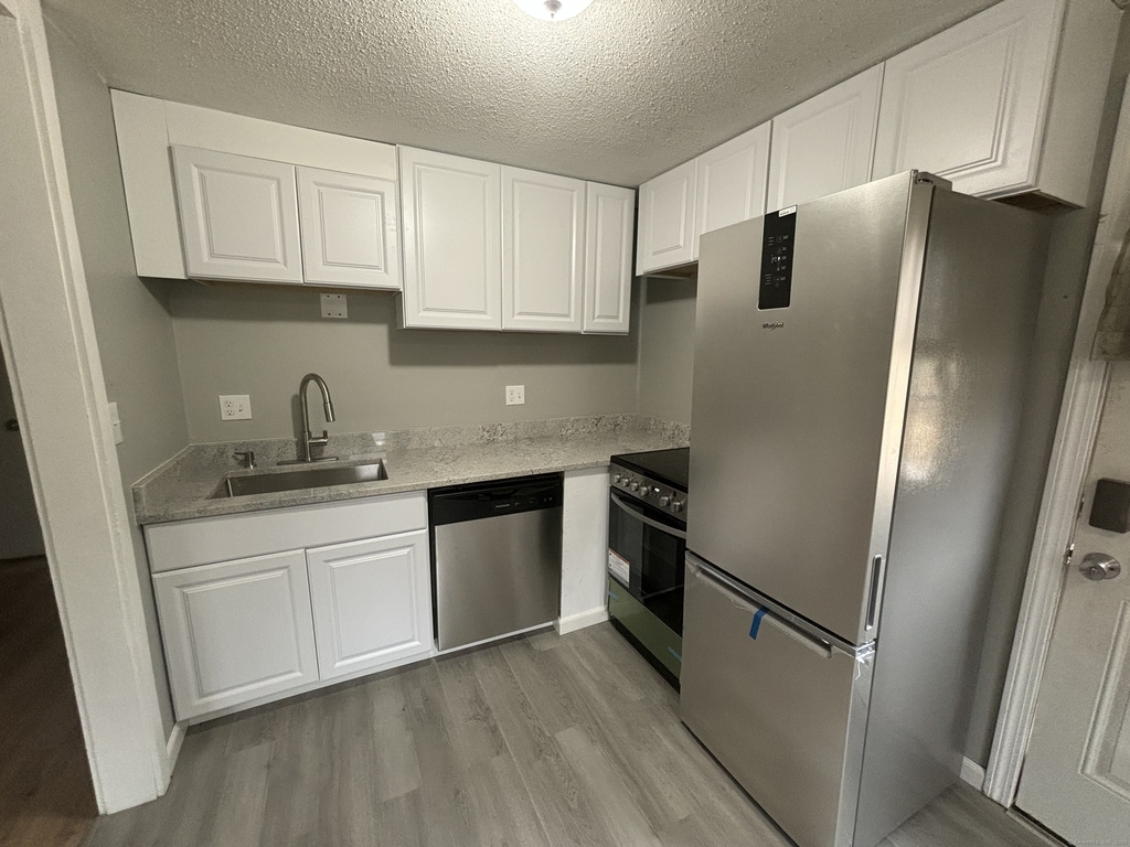 9 White Oak Road - Photo 1