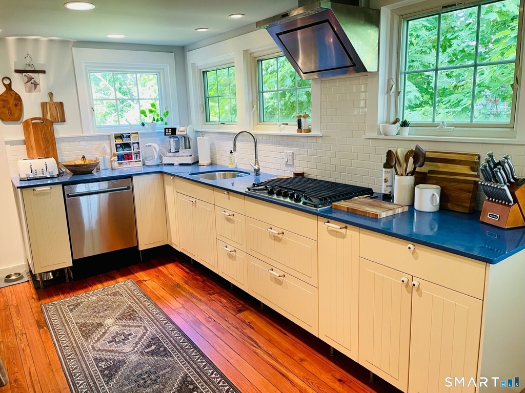 204 Clark Avenue - Photo 6