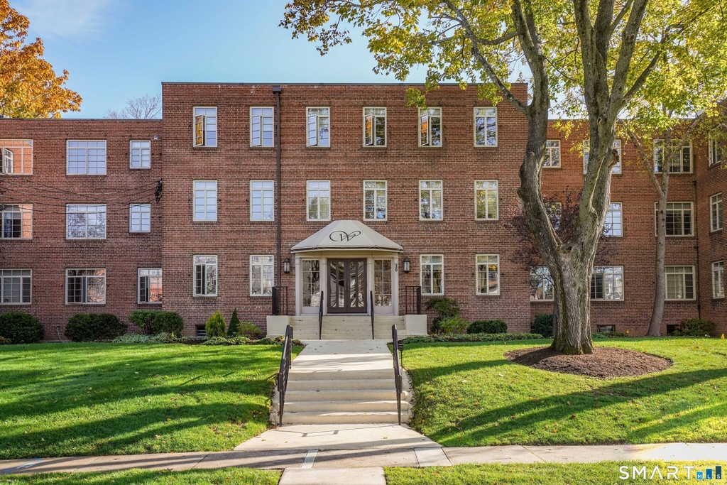20 Outlook Avenue - Photo 0