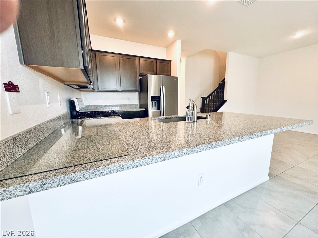 850 Bronzite Street - Photo 3