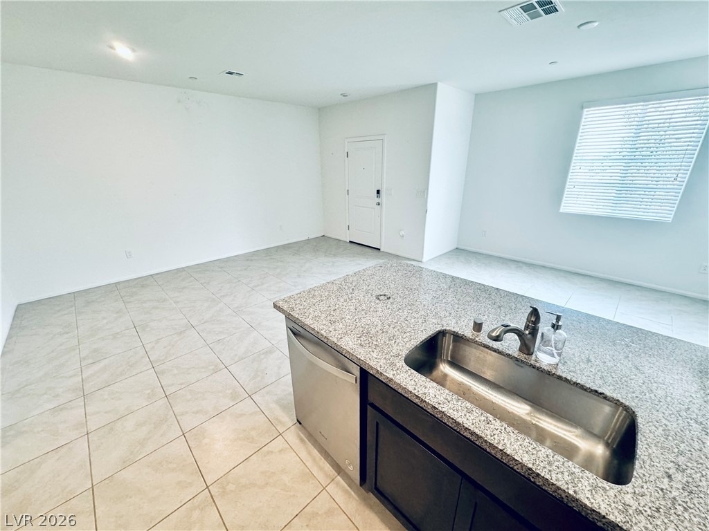 850 Bronzite Street - Photo 2