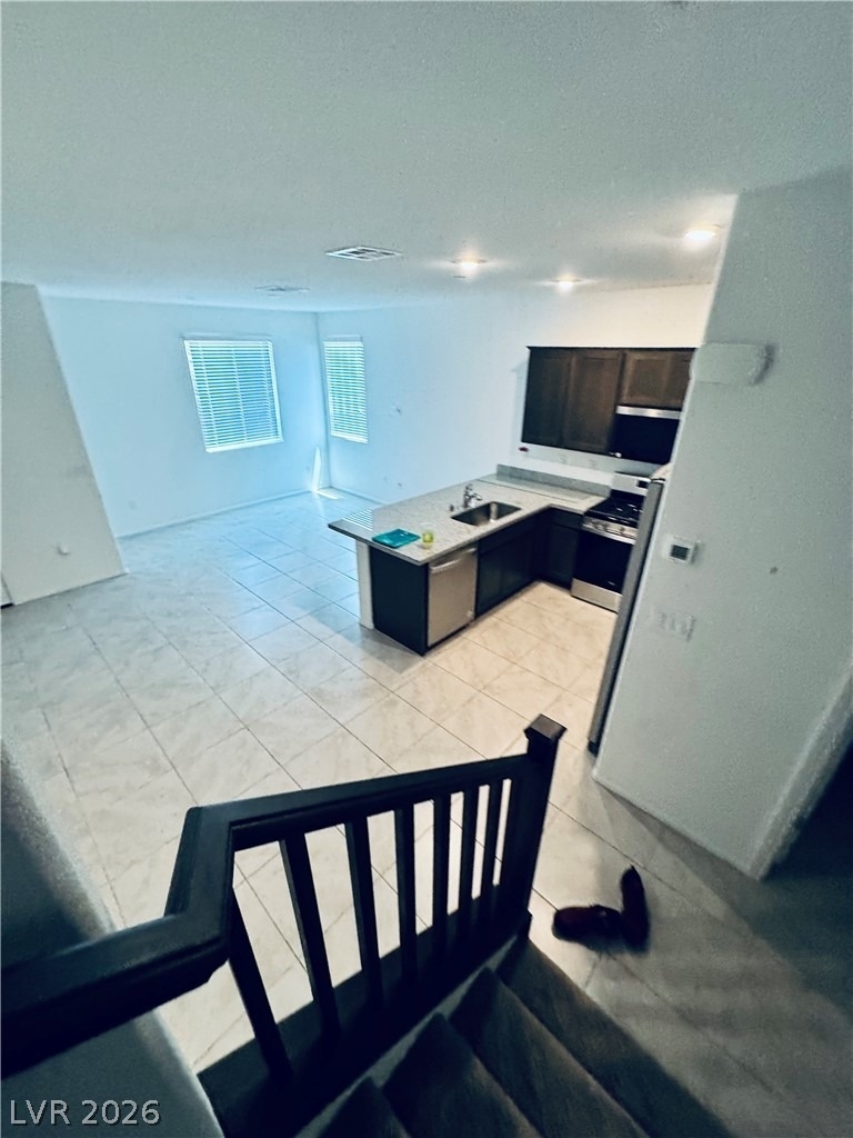 850 Bronzite Street - Photo 27