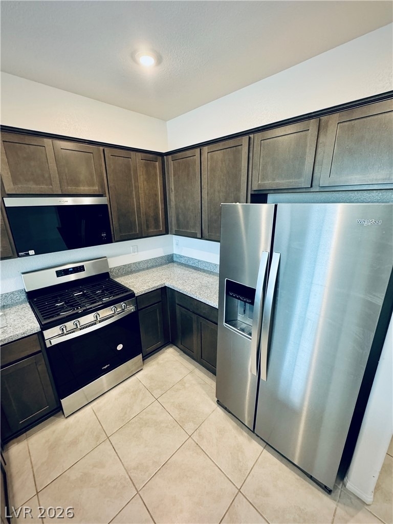 850 Bronzite Street - Photo 19
