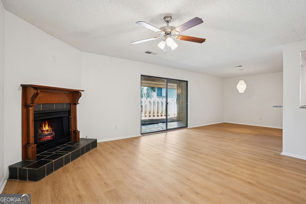 2035 Powers Ferry Trace Se - Photo 3