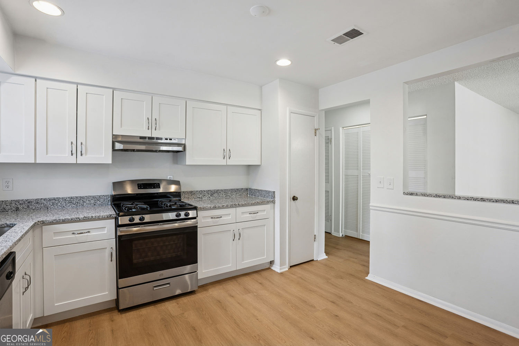 2035 Powers Ferry Trace Se - Photo 5