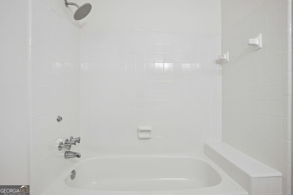 2035 Powers Ferry Trace Se - Photo 15