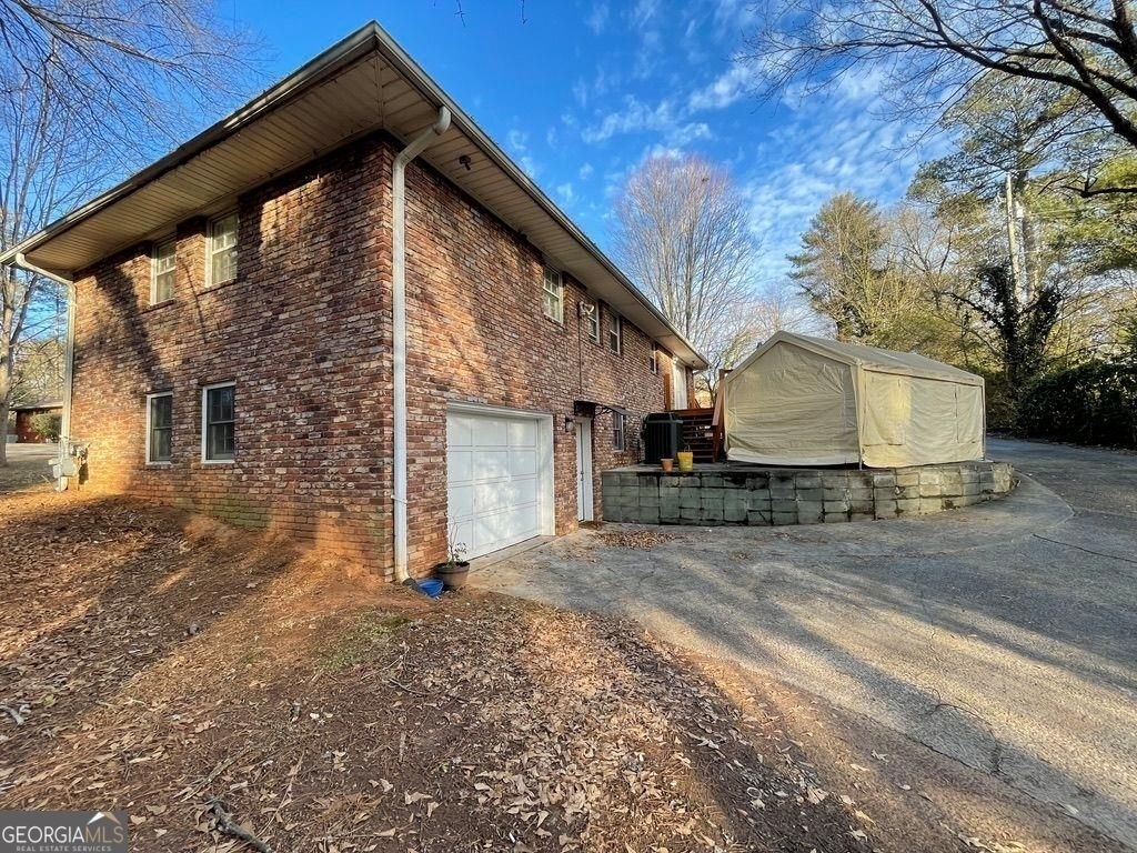 2106 Pawnee Drive Se - Photo 1