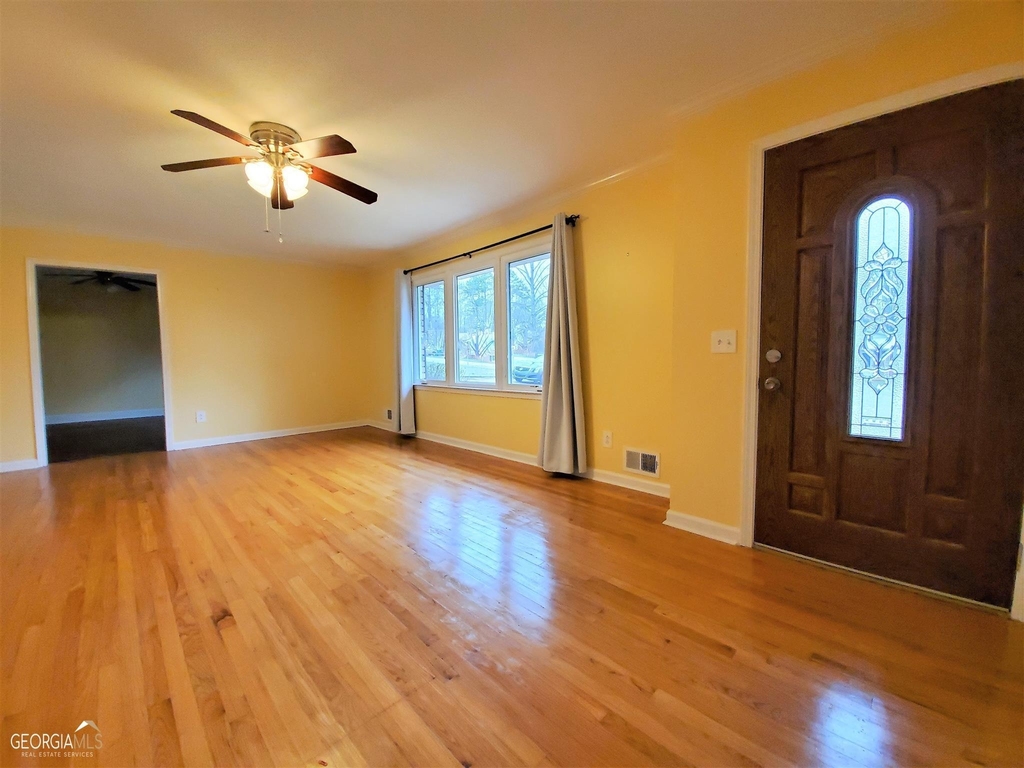 48 Leigh Street - Photo 2