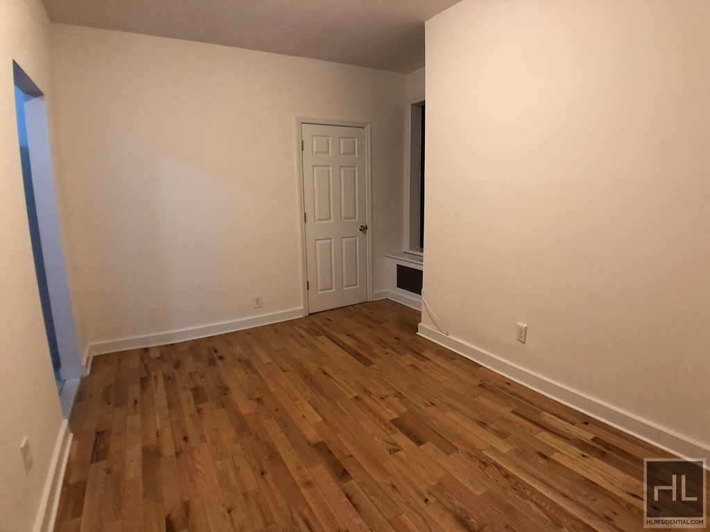 York Avenue - Photo 2