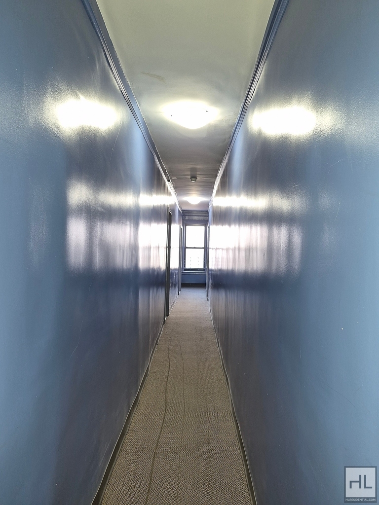 York Avenue - Photo 6