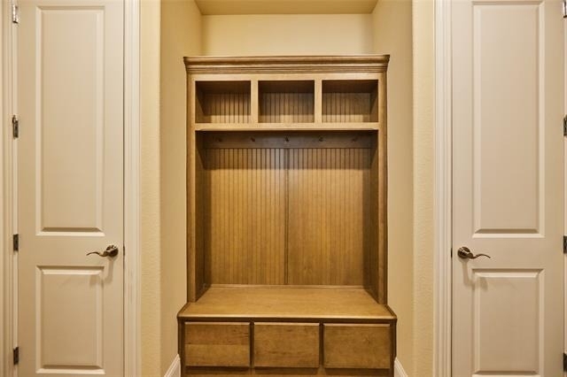 1460 Waterton Drive - Photo 4