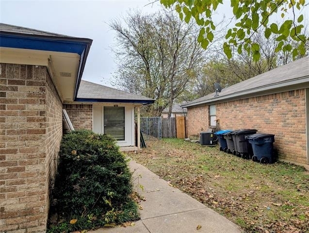 6709 Ridgecrest Court - Photo 2