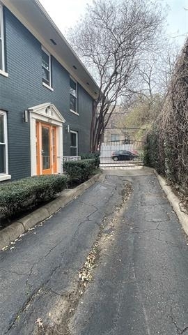 3215 Douglas Avenue - Photo 32