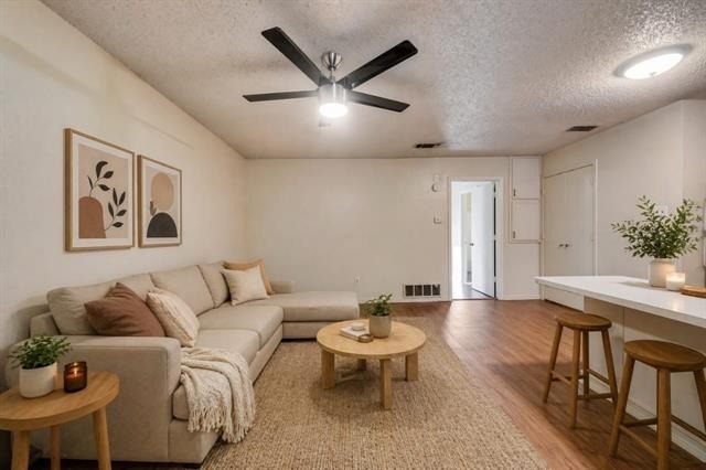 619 Race Street - Photo 3