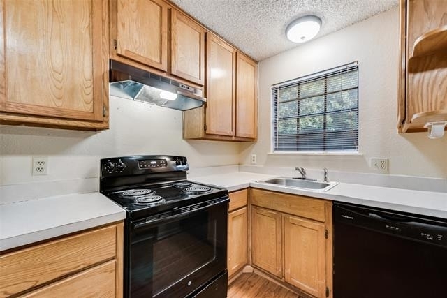 619 Race Street - Photo 9