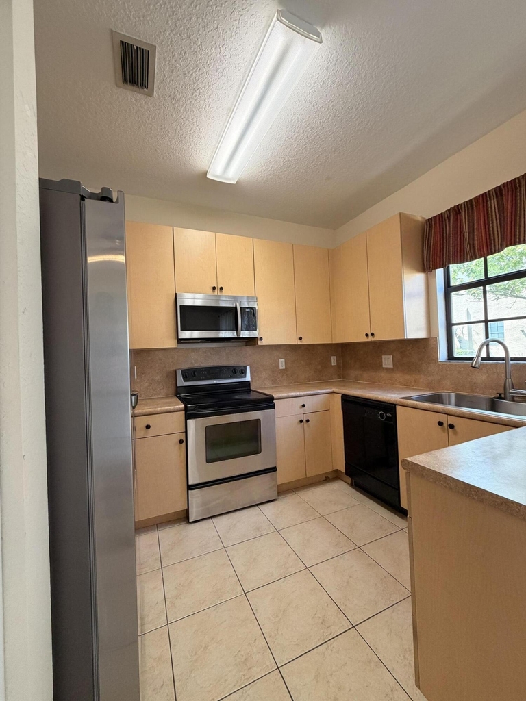 1791 Sw Porta Nuova Terrace - Photo 5