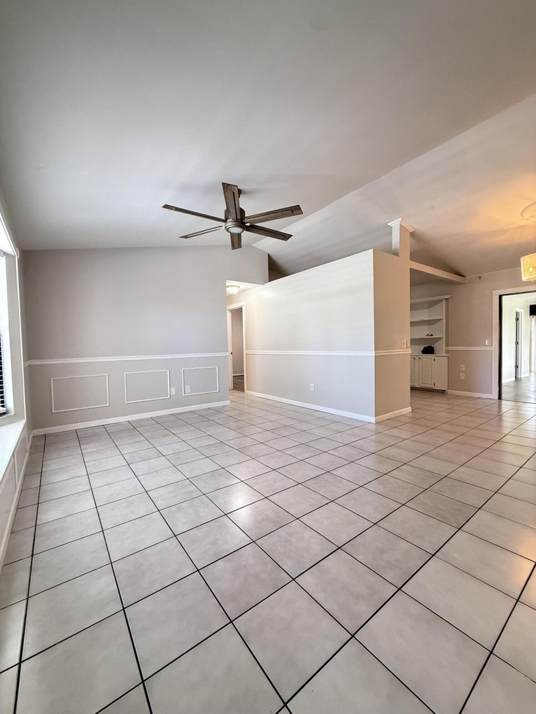1626 Sw Buffum Lane - Photo 1