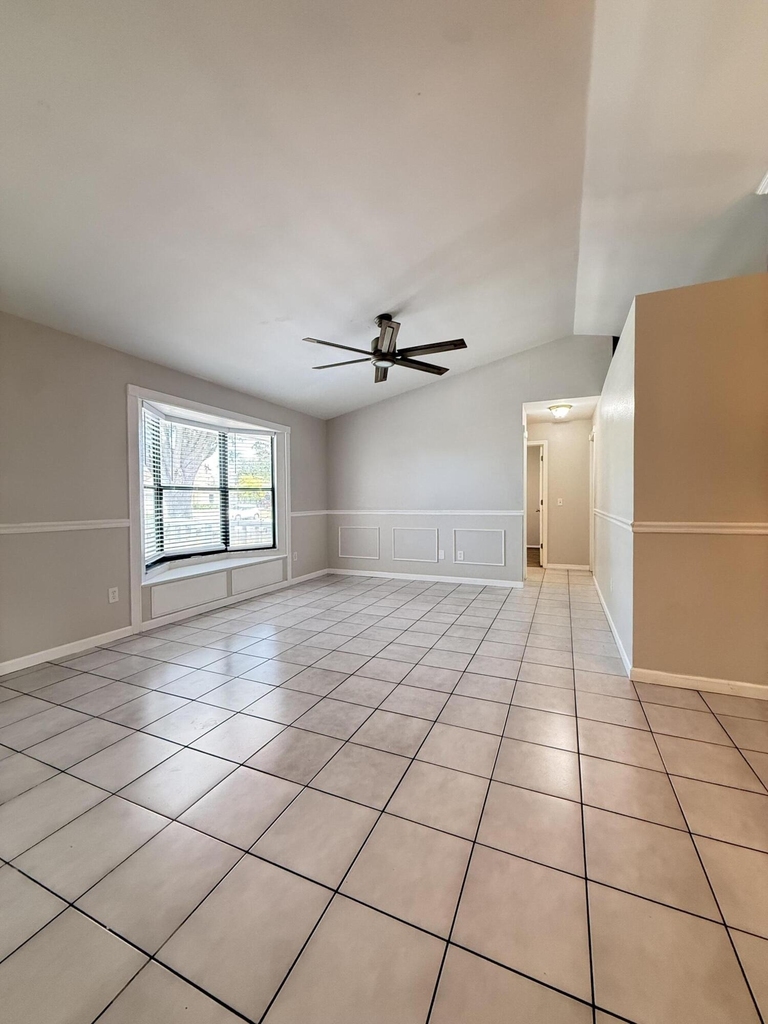 1626 Sw Buffum Lane - Photo 2