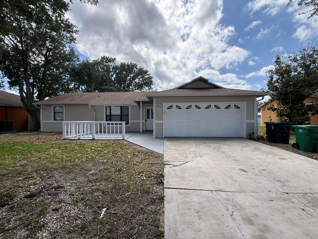 1626 Sw Buffum Lane - Photo 0