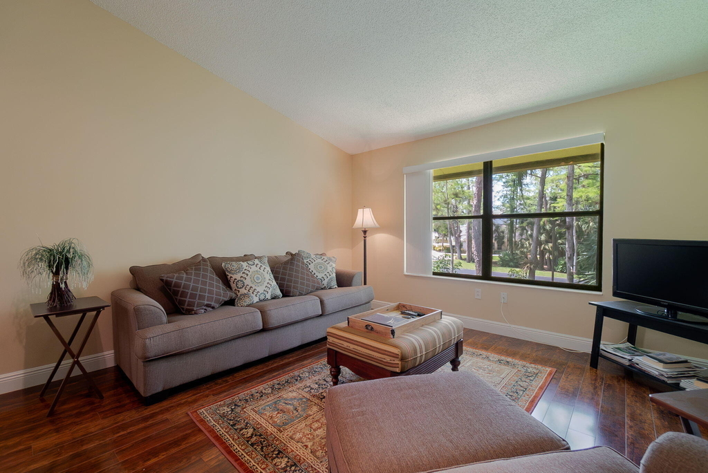 13095 Belhaven Court - Photo 0