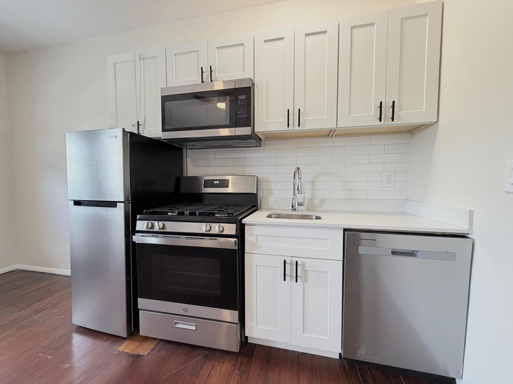 623 Park Place - Photo 1