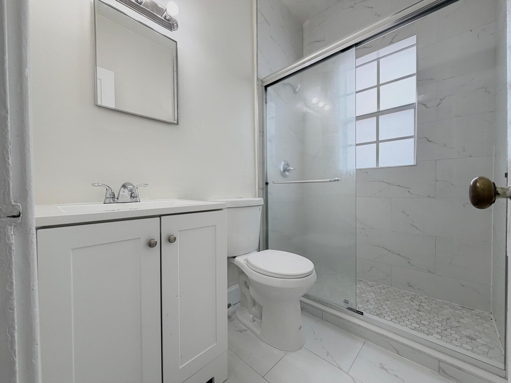 623 Park Place - Photo 2