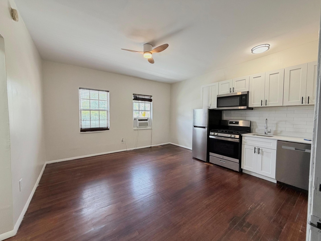 623 Park Place - Photo 0
