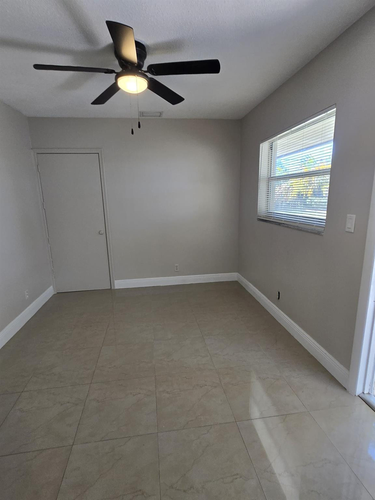 581 Ne 34th Court - Photo 8