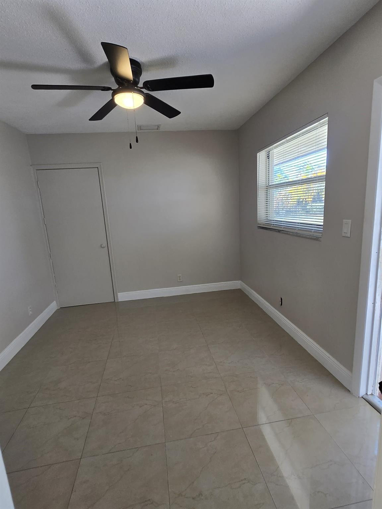 581 Ne 34th Court - Photo 7