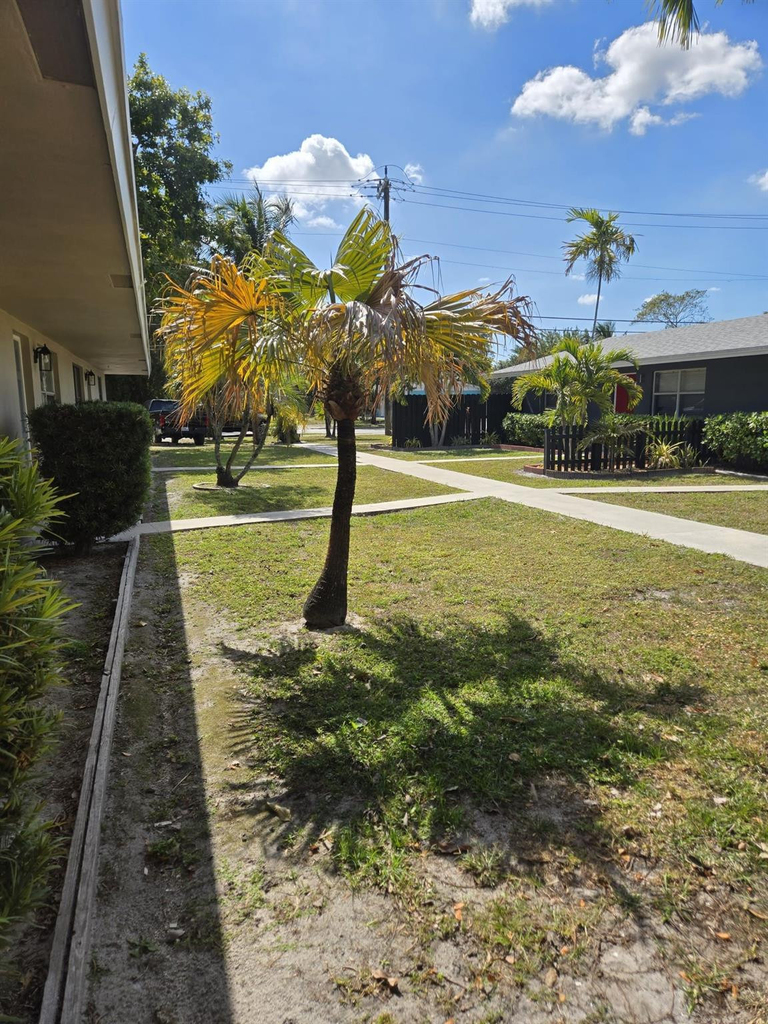 581 Ne 34th Court - Photo 3