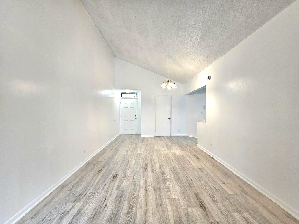 213 Lake Pointe Drive - Photo 3
