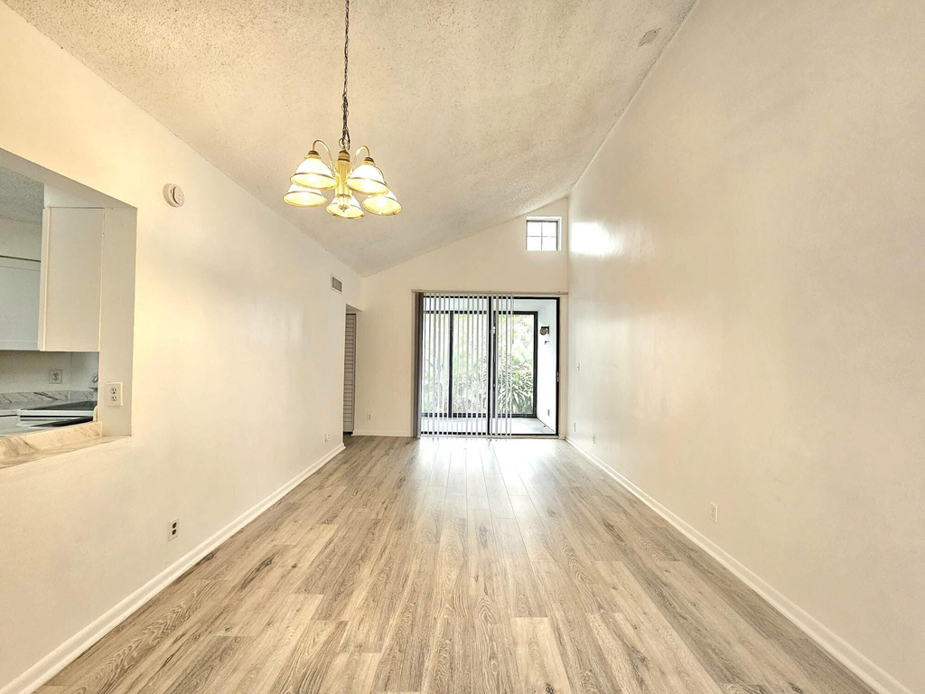 213 Lake Pointe Drive - Photo 2