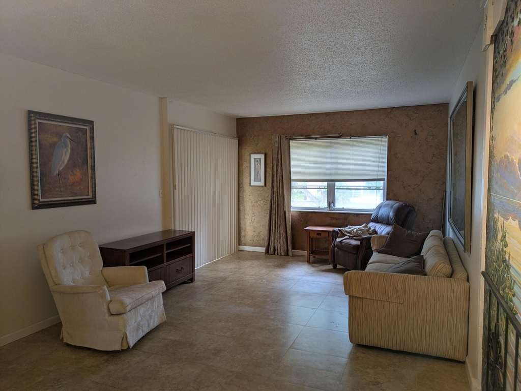 6501 Winfield Boulevard - Photo 2