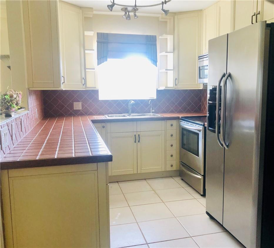 137 Farnham F - Photo 35
