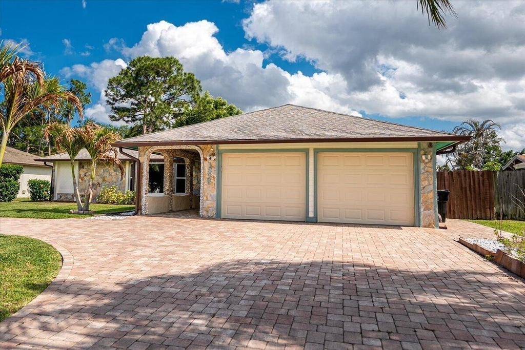 1326 Sw Bartell Avenue - Photo 4