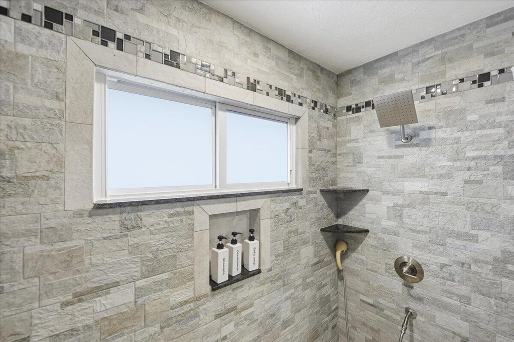 1326 Sw Bartell Avenue - Photo 40