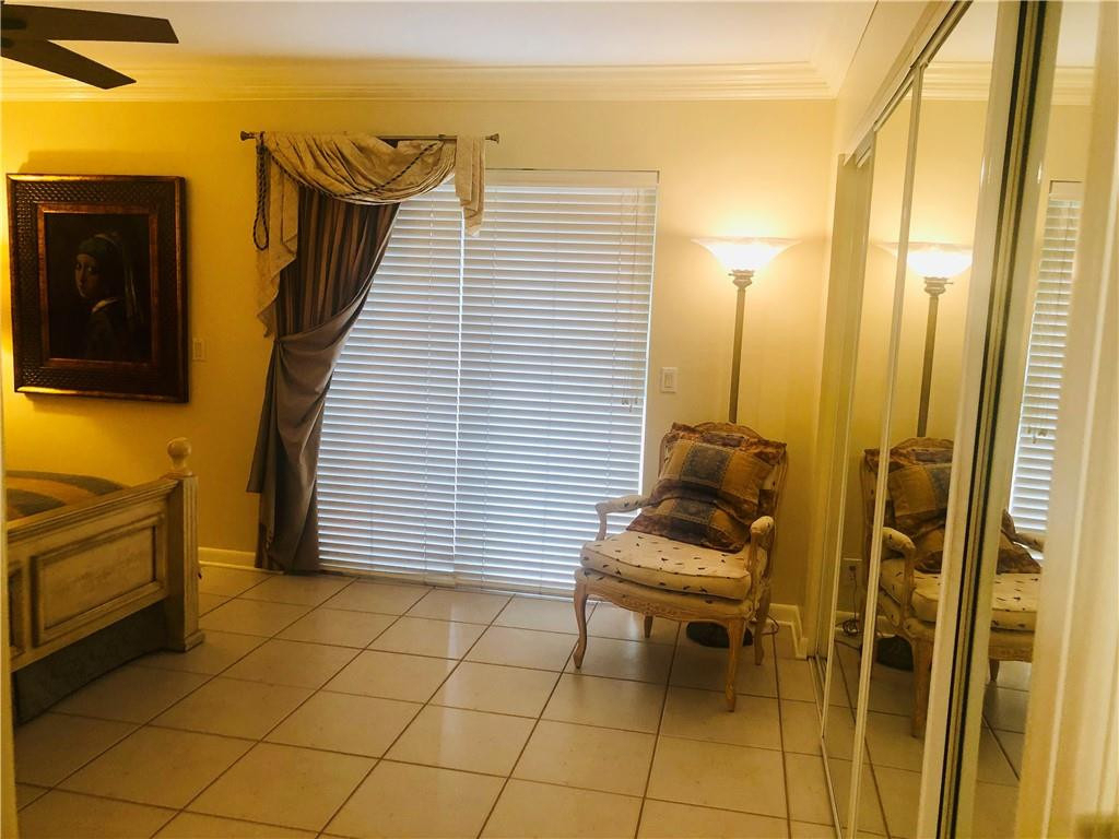 137 Farnham F - Photo 4