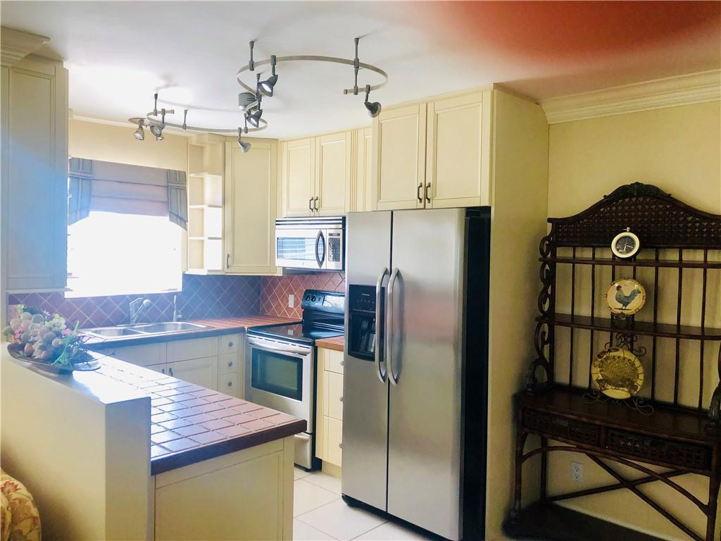 137 Farnham F - Photo 30