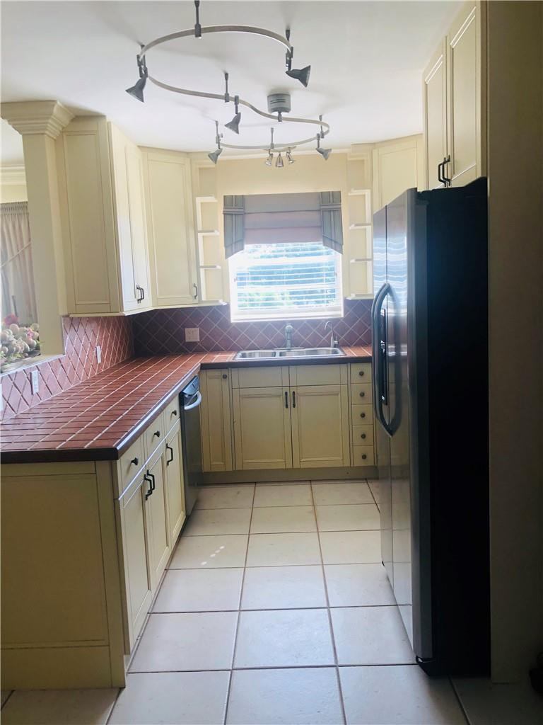 137 Farnham F - Photo 38