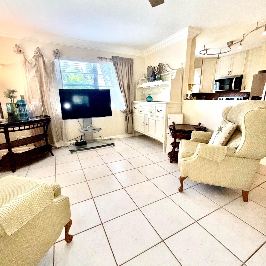 137 Farnham F - Photo 77