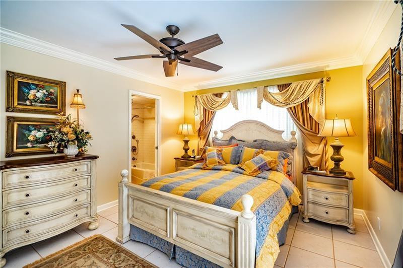 137 Farnham F - Photo 15