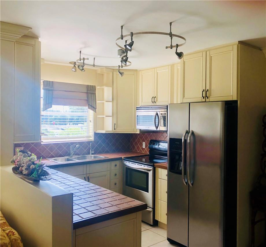 137 Farnham F - Photo 20