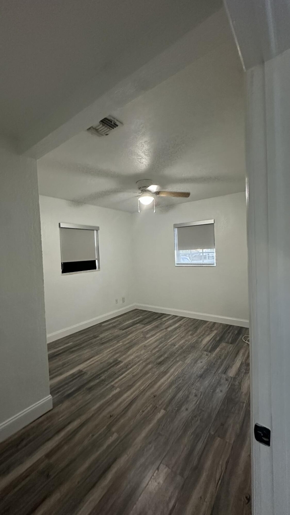 4628 Sw 32nd Drive - Photo 2