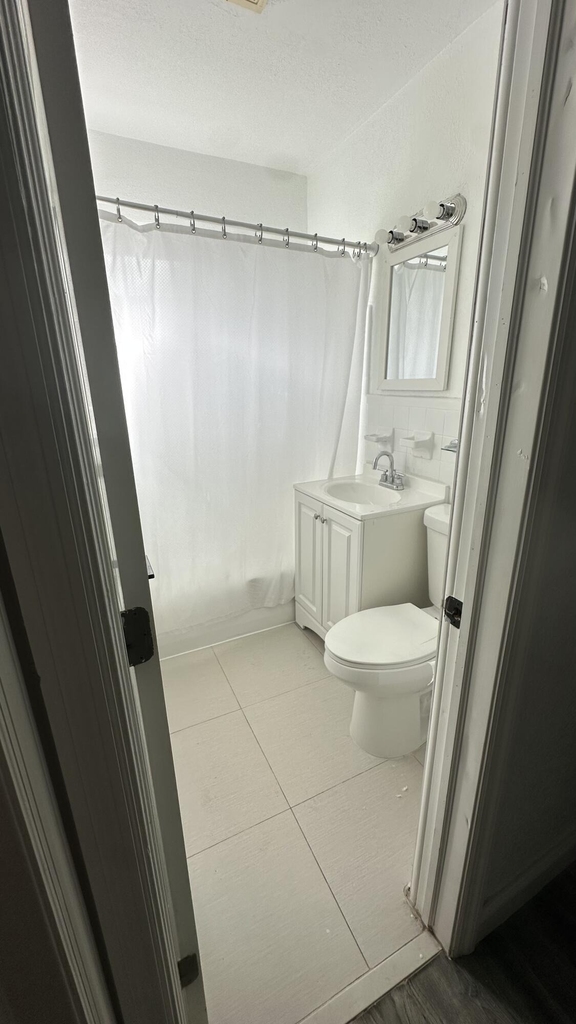4628 Sw 32nd Drive - Photo 5