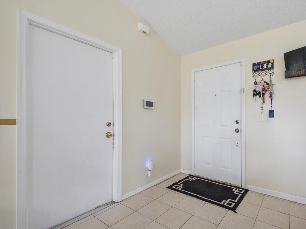 17770 93rd Road N - Photo 3