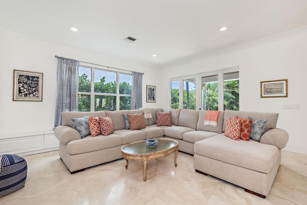 141 Gregory Place - Photo 6