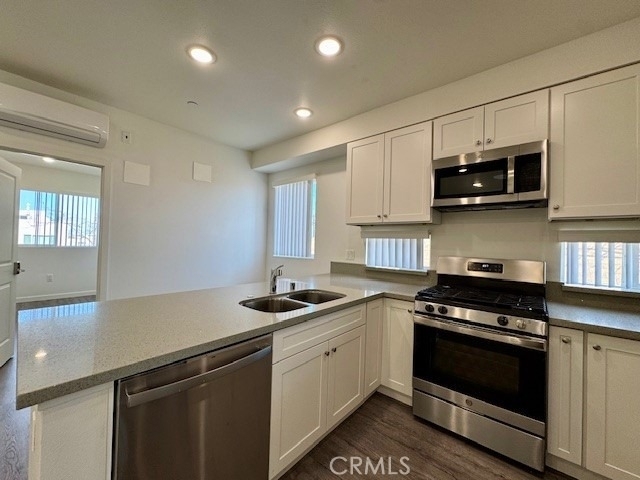 1210 1/2 Fedora Street - Photo 1