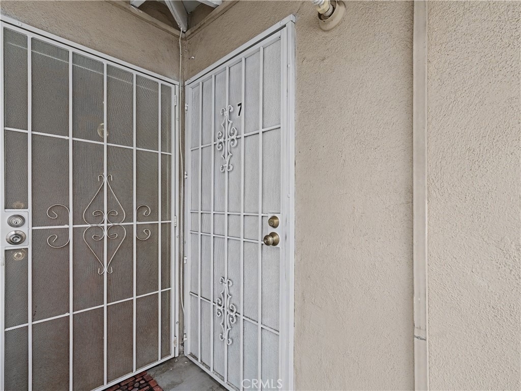 1037 N Curson - Photo 3